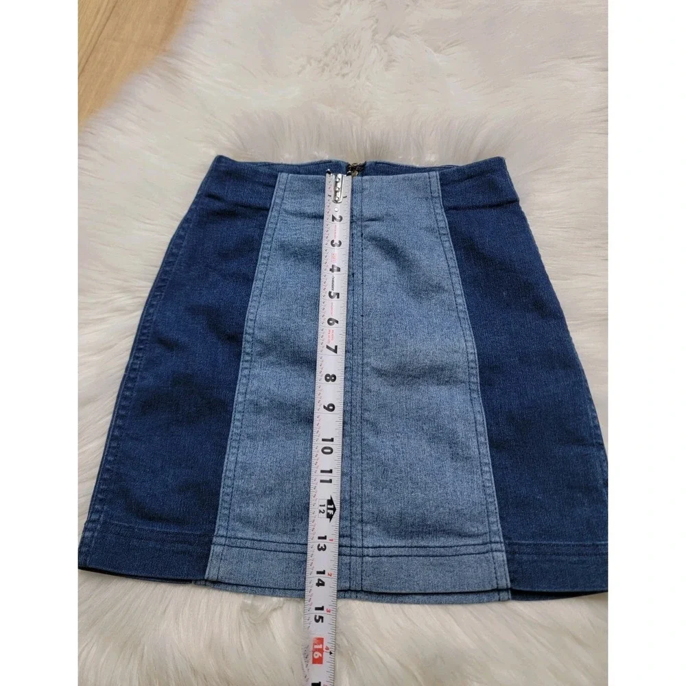 FREE PEOPLE Modern Femme Denim Mini Two Tone Stretch Jean Skirt Size 0